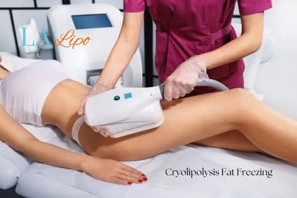 Woman receiving coolsculpting Ramsey treatment on her thighs
